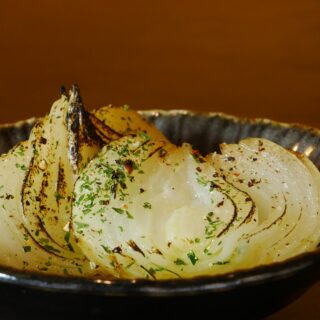 🧅 じっくり焼き上げた「丸々玉ねぎ…